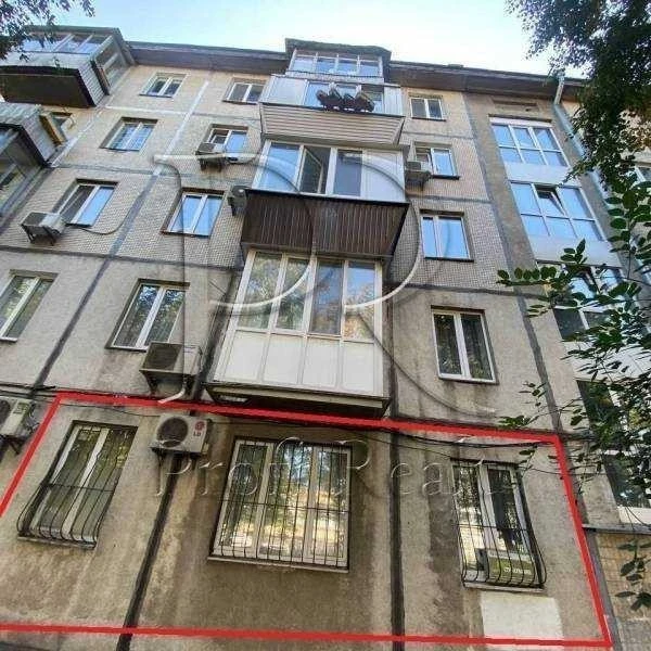 Продажа: Трехкомнатная квартира 52 м², Берестейский, 79