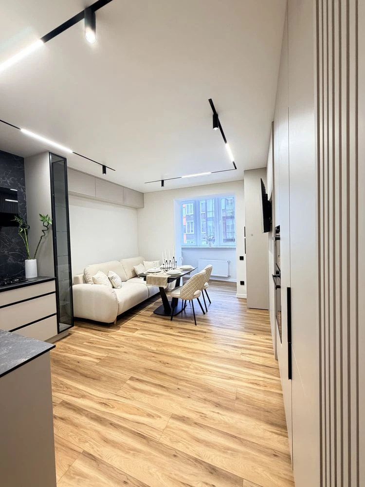 2 room apartment with kitchen and living room. New renovation, furniture, appliances. Scientific/Pulyay/Olga/Kulparkivska street.