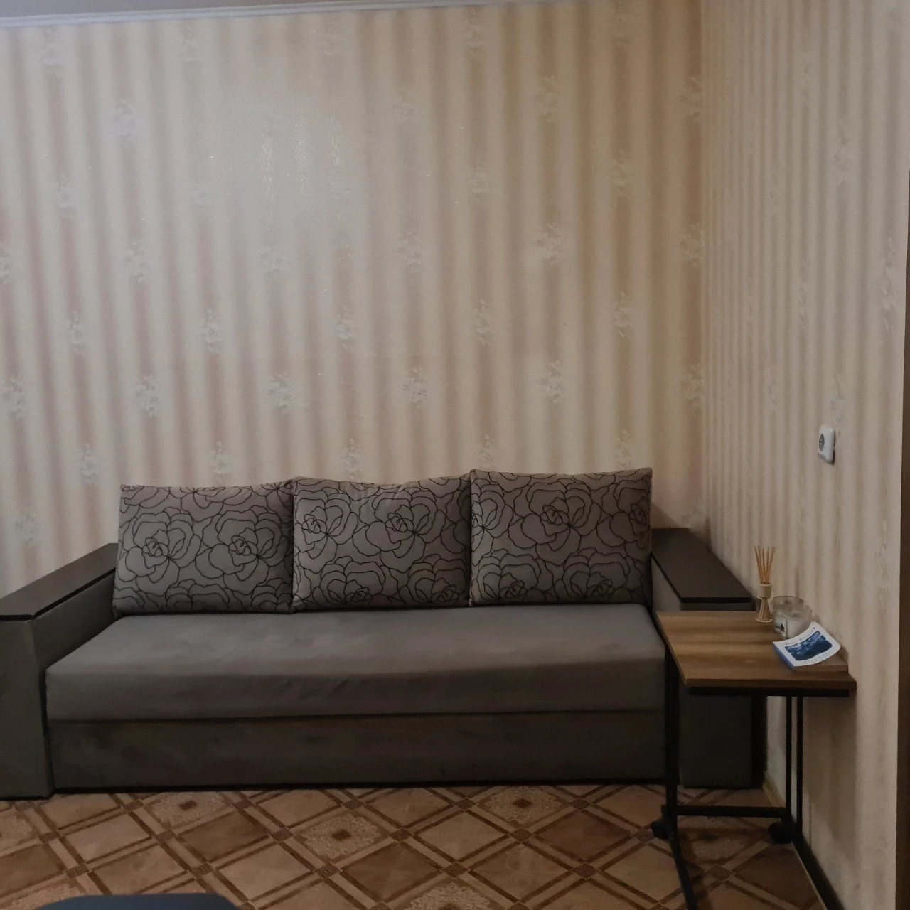 Zakrevskogo 95, Troyeshyna, 1 room, 49 sq.m, 51000 U.E.