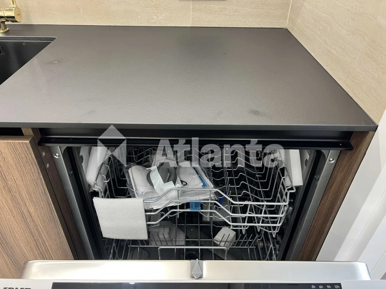 Двухкомнатная квартира, новостройка, в центр 15 минут.