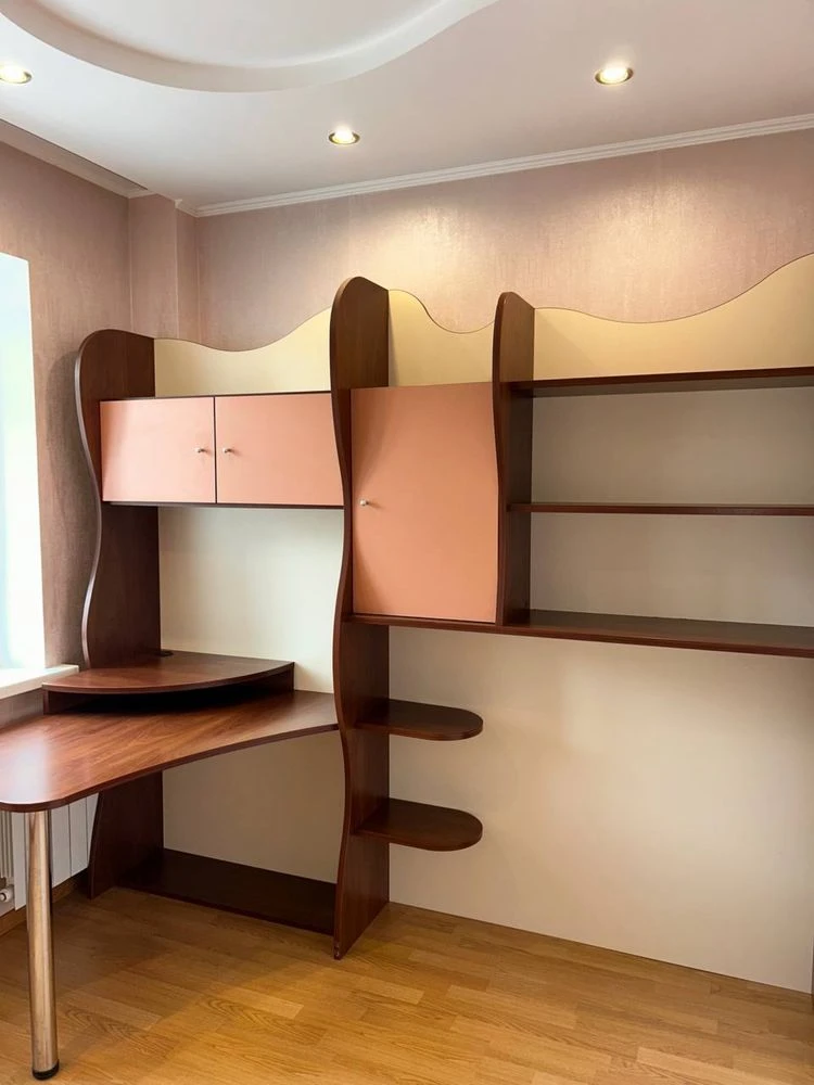 Продаж 3-кімнатного апартаменту з автономним опаленням, 63 м²