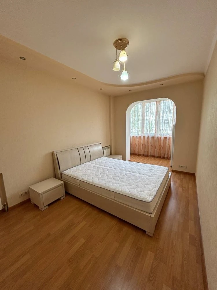 Продаж 3-кімнатного апартаменту з автономним опаленням, 63 м²