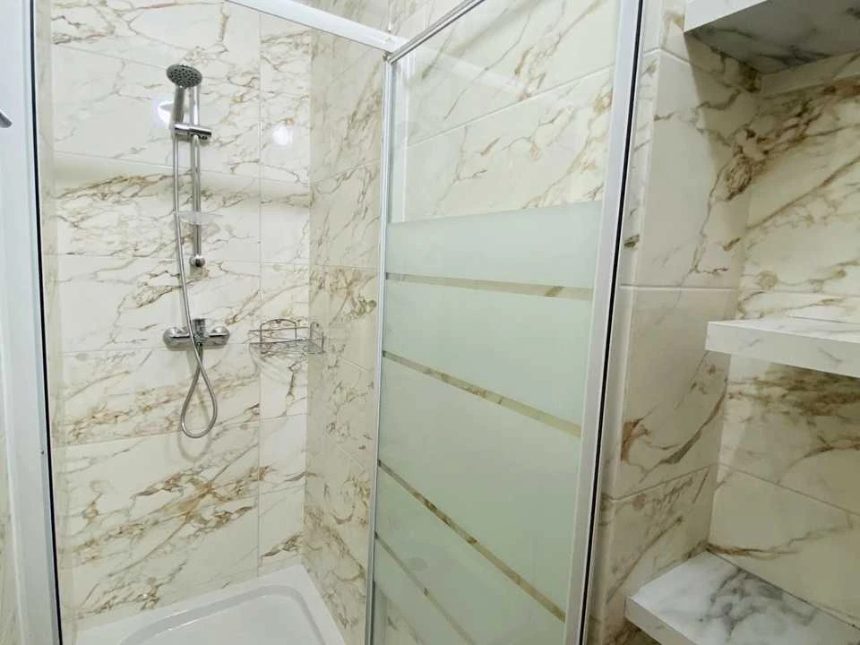 Квартира. Київ, Анни Ахматової вул.
