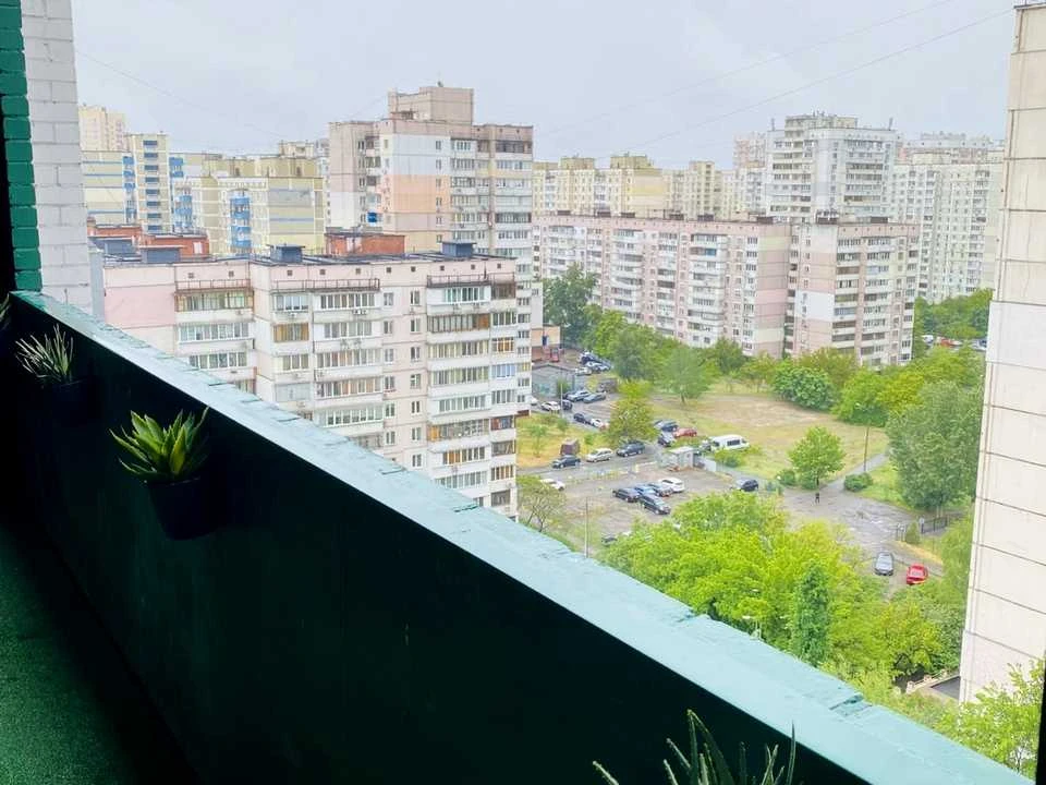 Квартира. Київ, Анни Ахматової вул.