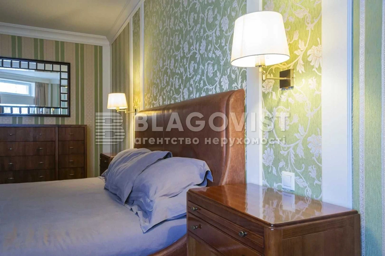 Продаж 5-кімнатній квартири в ЖК "Оазис", ремонт, біля метро, проспект Володими