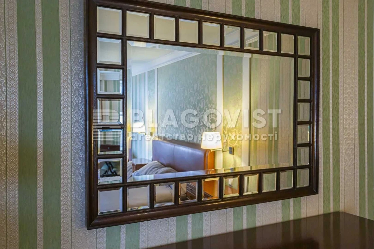 Продаж 5-кімнатній квартири в ЖК "Оазис", ремонт, біля метро, проспект Володими