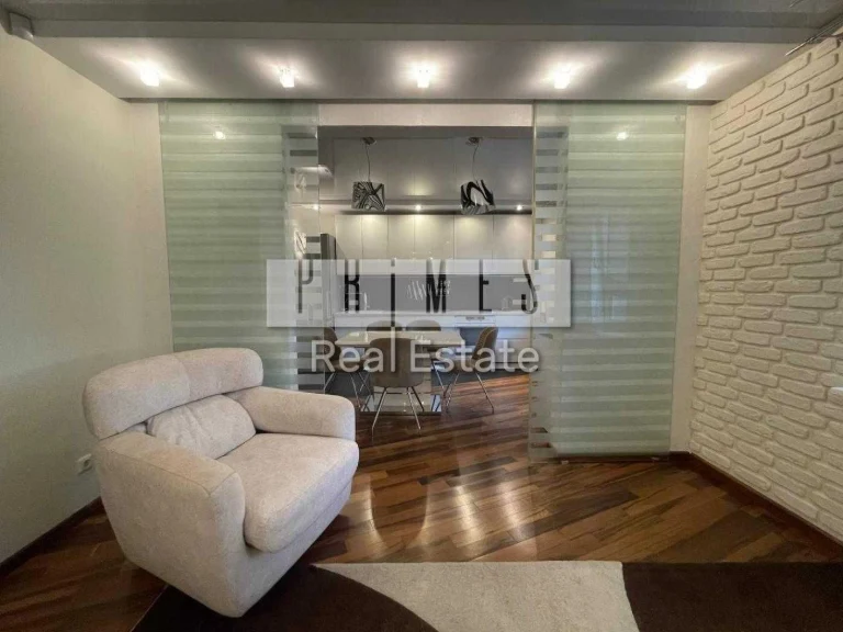 Продаж 3-кімнатної квартири в Ахматової 43