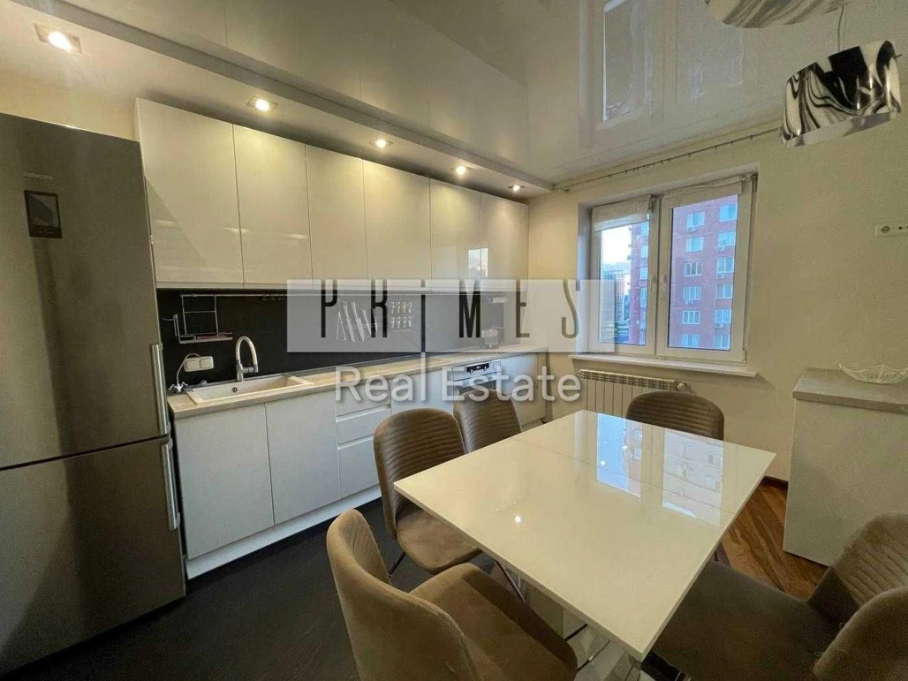 Sale of a 3-room apartment in apartment building on Akhmatova 43