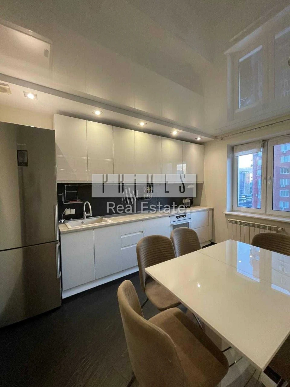 Sale of a 3-room apartment in apartment building on Akhmatova 43