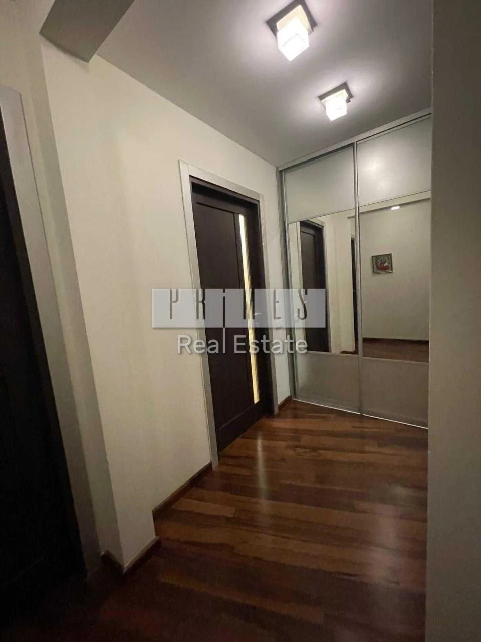 Sale of a 3-room apartment in apartment building on Akhmatova 43