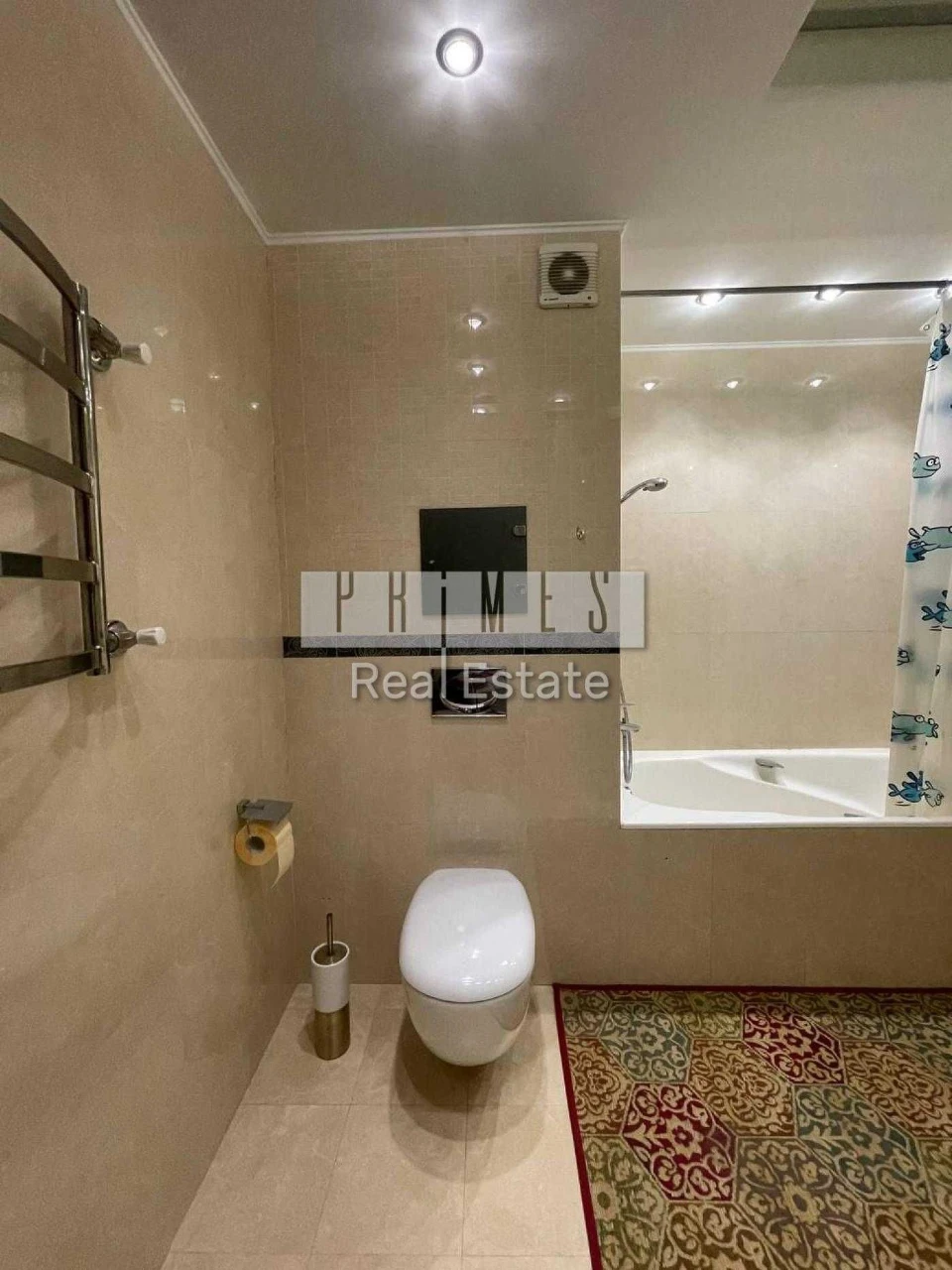 Sale of a 3-room apartment in apartment building on Akhmatova 43
