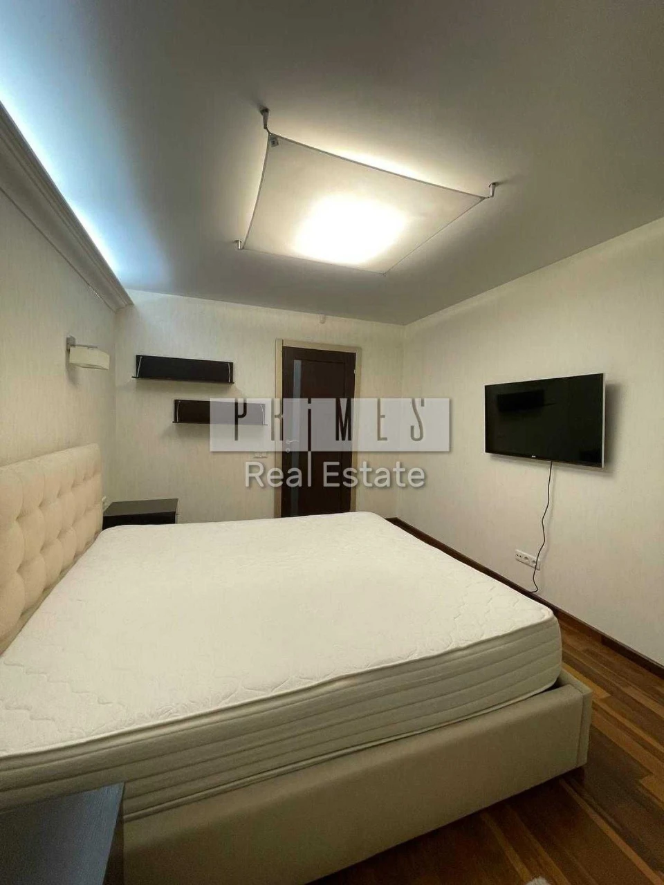 Sale of a 3-room apartment in apartment building on Akhmatova 43