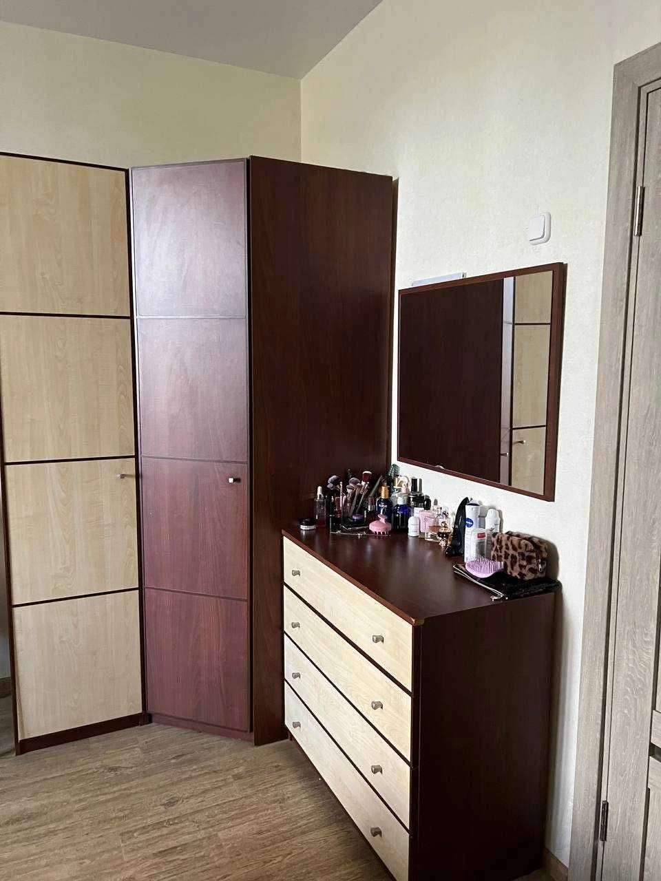 Sale of a 2-room "Stalin" apartment on Prospect L. Kadenyuk