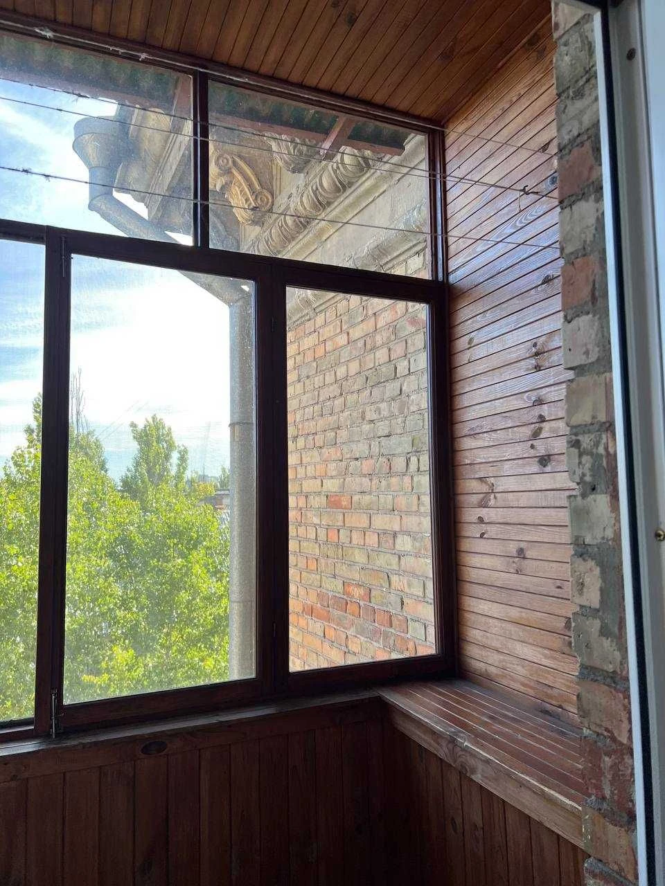 Sale of a 2-room "Stalin" apartment on Prospect L. Kadenyuk