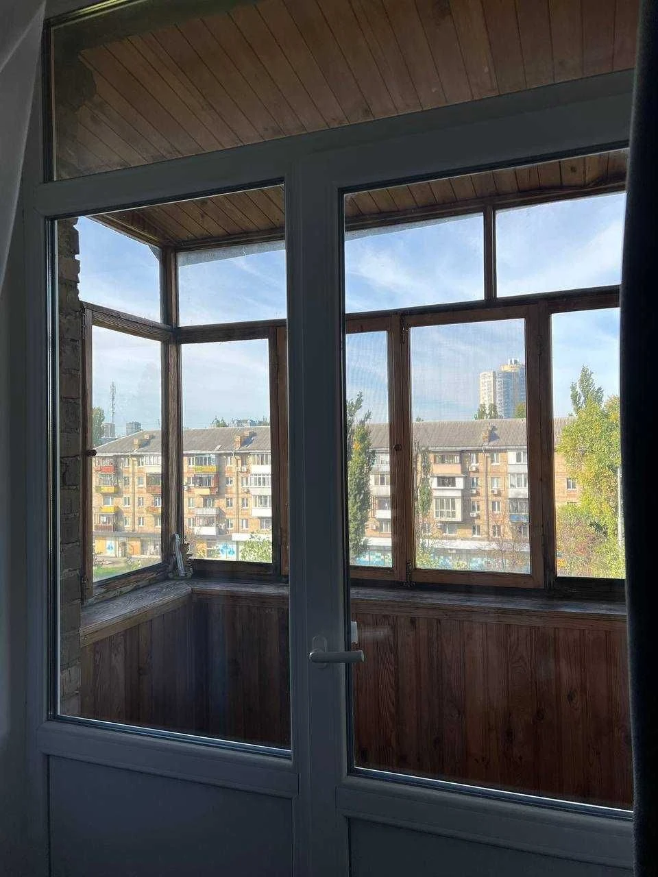 Sale of a 2-room "Stalin" apartment on Prospect L. Kadenyuk