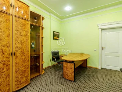 Квартира. Київ, Інститутська вул.