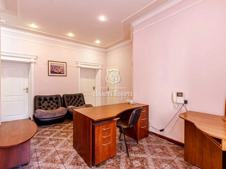 Квартира. Київ, Інститутська вул.