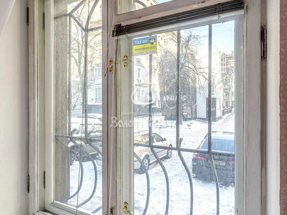 Квартира. Київ, Інститутська вул.