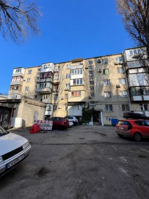 Продається 3-кімнатна квартира