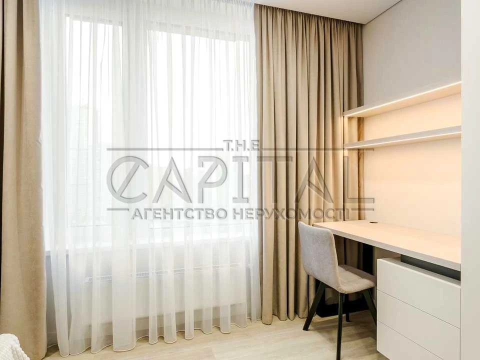 Квартира. Киев, Днепровская набережная ул.