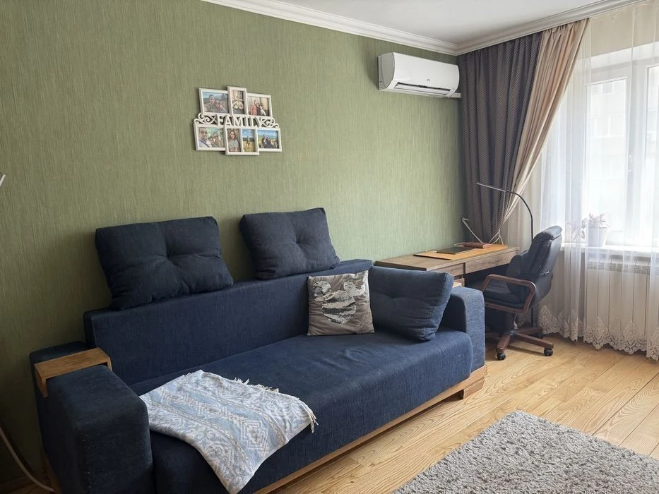 2-room apartment for sale/Poznyaki/Kniazhy Zaton St., 7/53