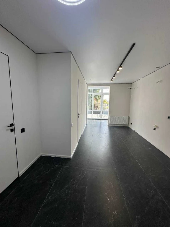 Apartment with renovation in installments/New construction