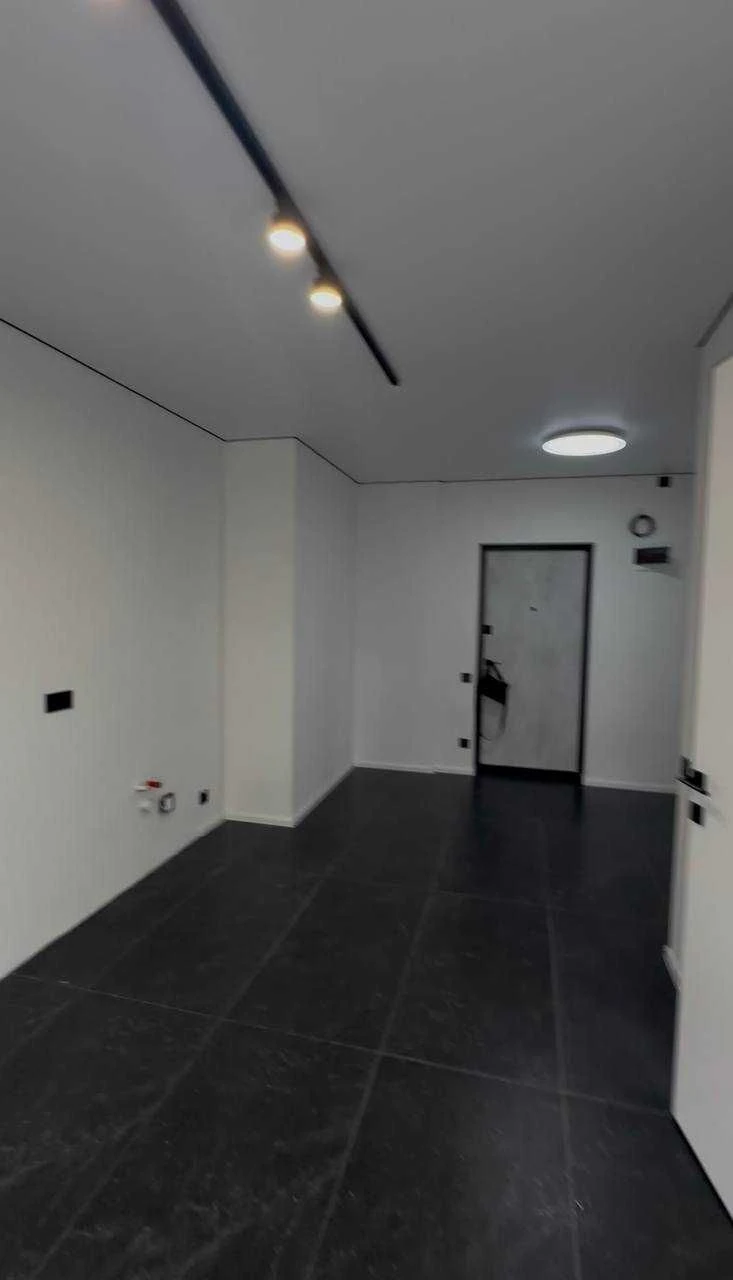 Apartment with renovation in installments/New construction