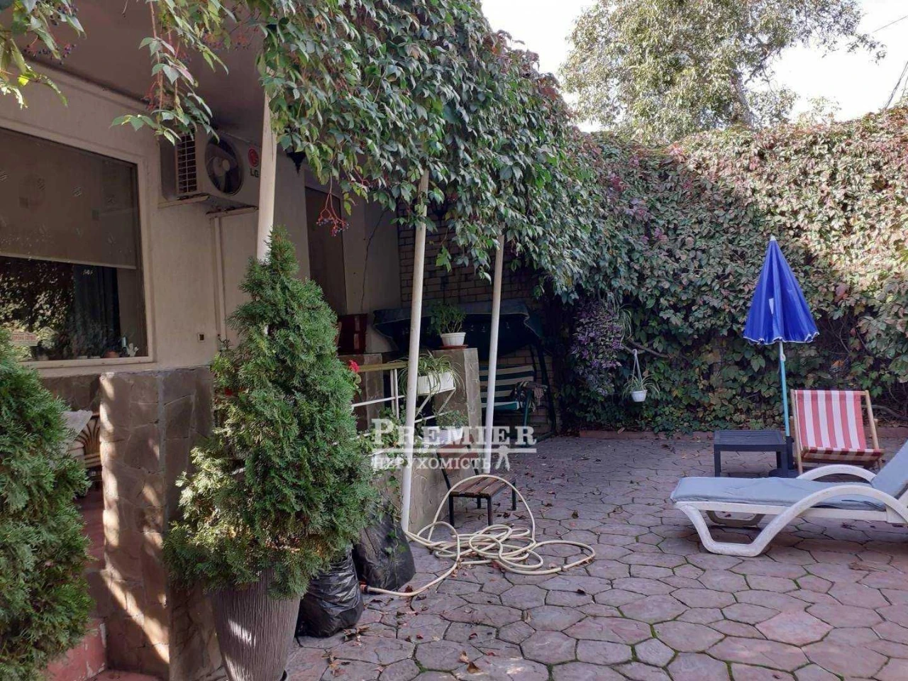 Two-Story House in Arkadia, Teniasto Posmitnogo 200 sq m