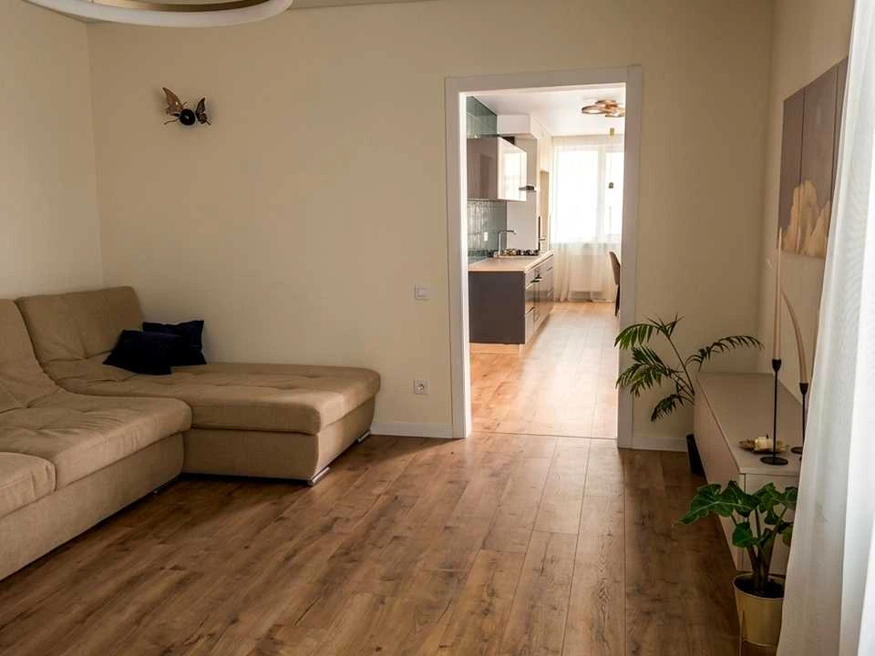 Apartment. Boris Tlekhasa Street, Uzhgorod