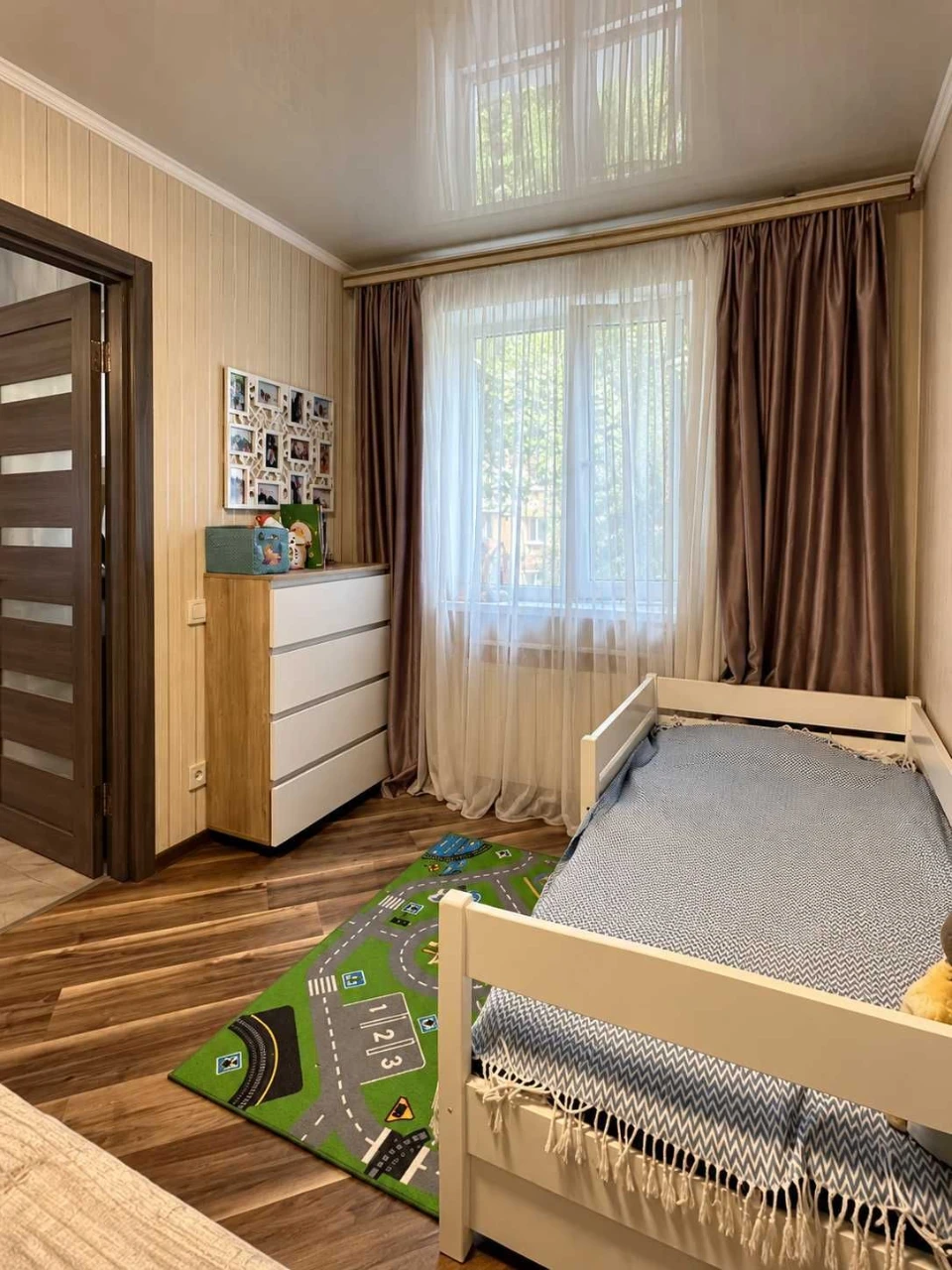 Продається 2-кімнатна квартира в новобудовах, біля метро "Дворець спорту"