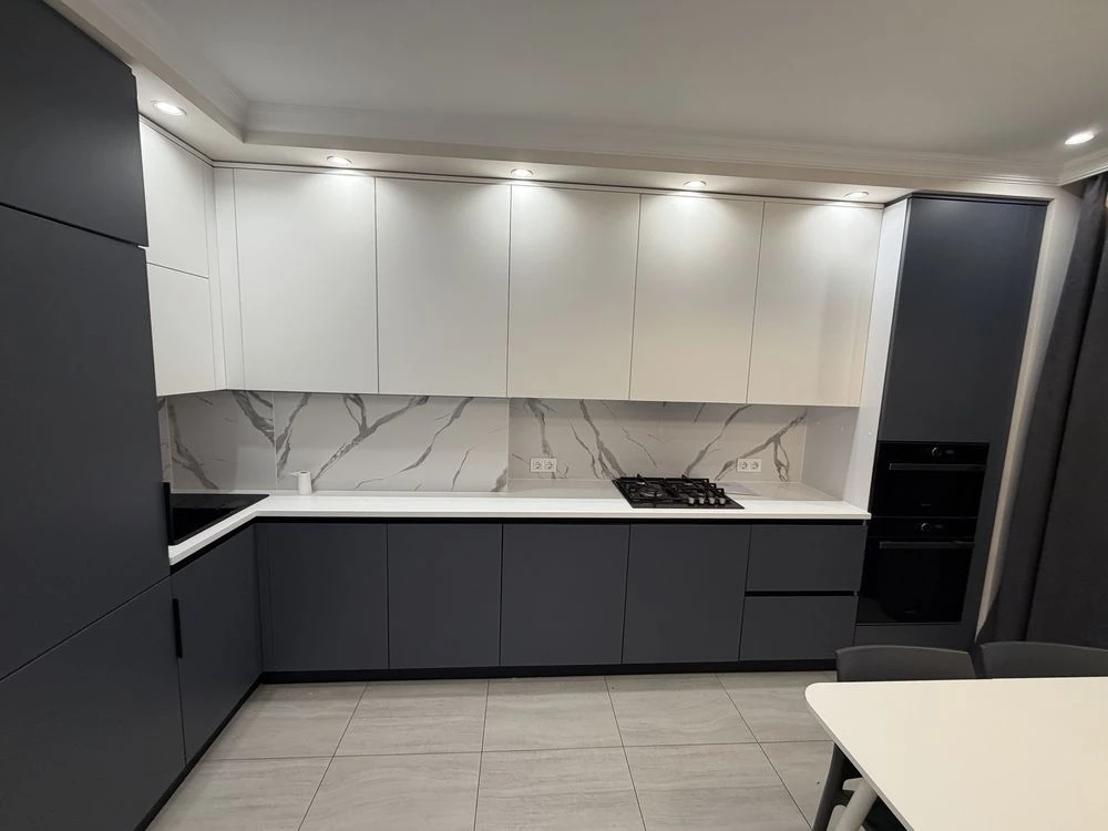 For Sale Penthouse near McDonalds Shopping Center, Prospect Avenue