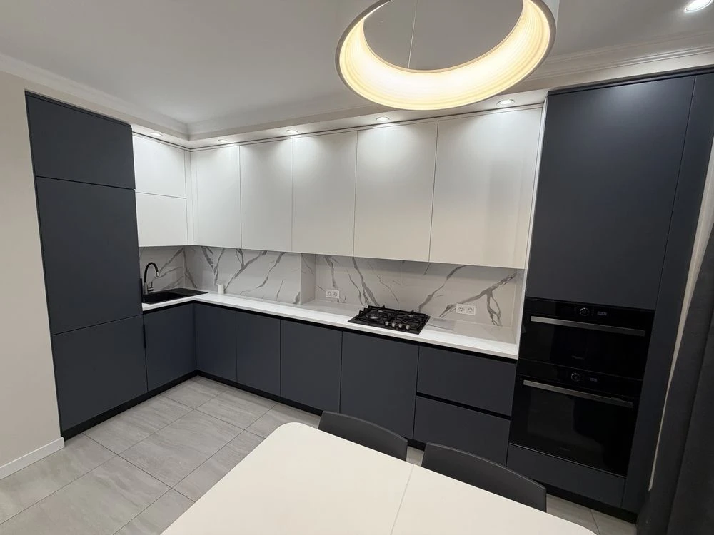 For Sale Penthouse near McDonalds Shopping Center, Prospect Avenue
