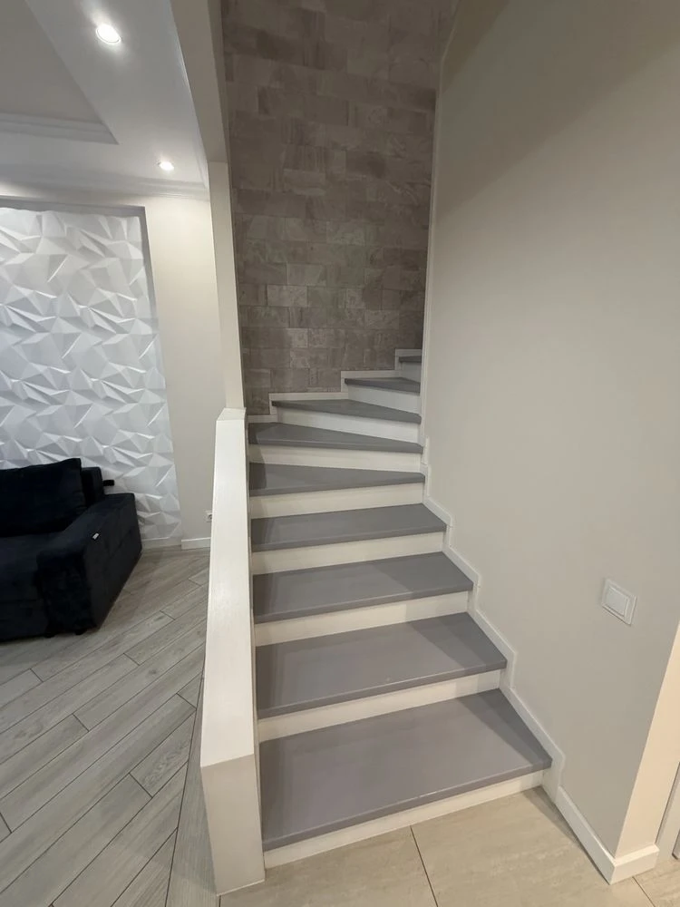 For Sale Penthouse near McDonalds Shopping Center, Prospect Avenue