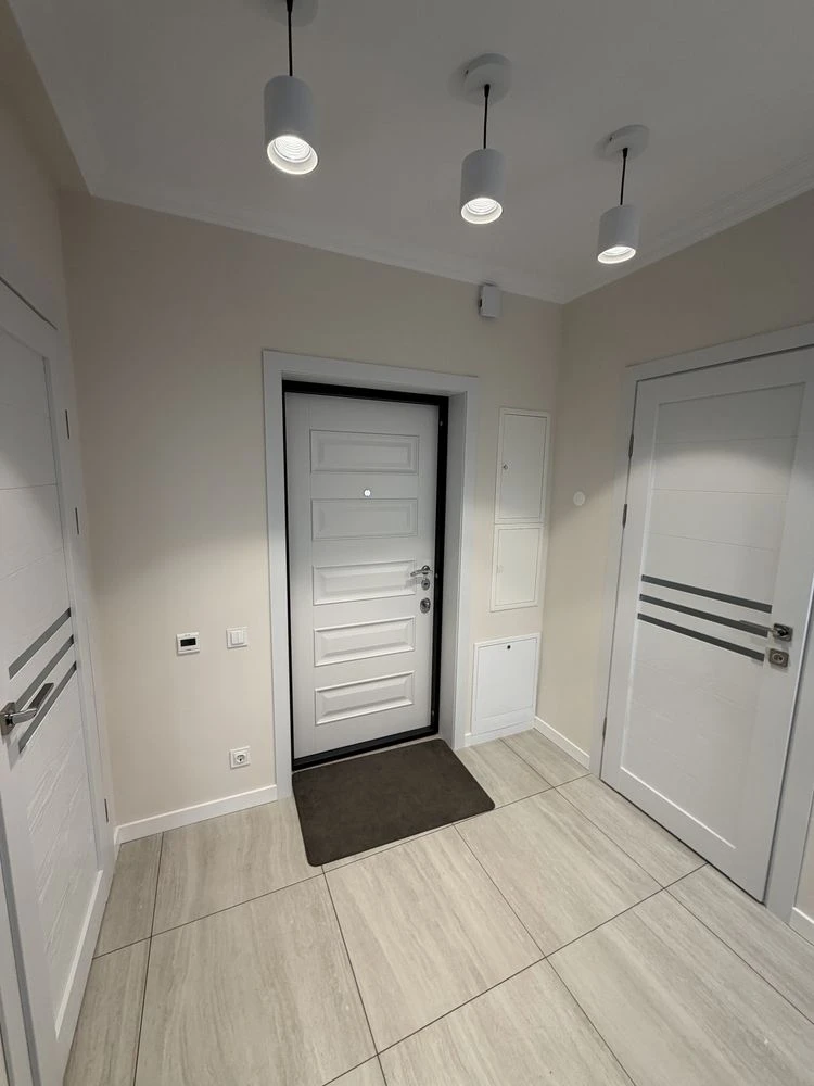 For Sale Penthouse near McDonalds Shopping Center, Prospect Avenue