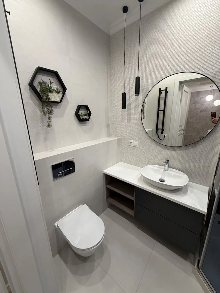 For Sale Penthouse near McDonalds Shopping Center, Prospect Avenue