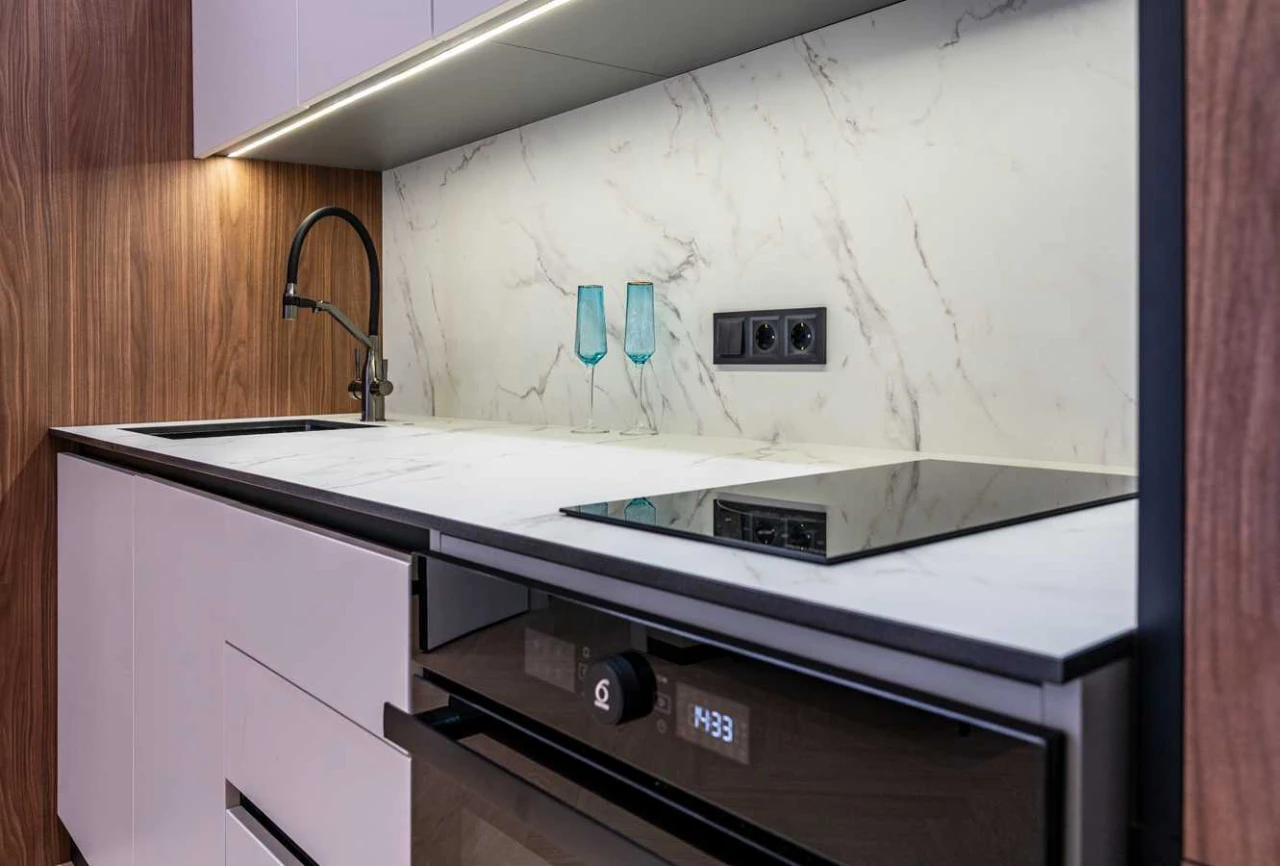 Sale of a 1-bedroom apartment 41 sq m, Maximovich Street