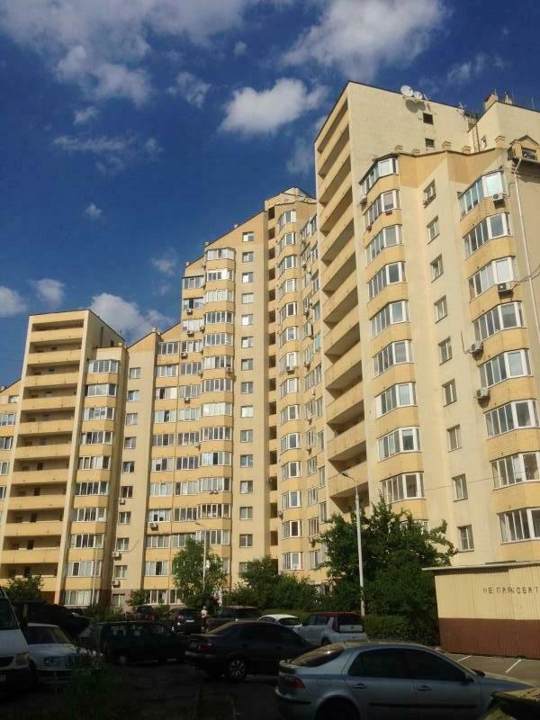 Продажа 2-комнатной квартиры 75 м², Тростянецкая ул., 49