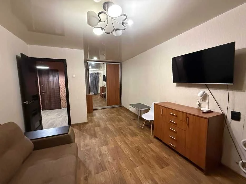 Продається 1-кімнатна квартира 40м² в Тополі-2, 2 поверх