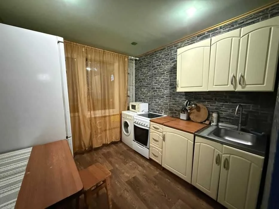 Продається 1-кімнатна квартира 40м² в Тополі-2, 2 поверх