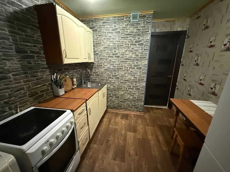 Продається 1-кімнатна квартира 40м² в Тополі-2, 2 поверх