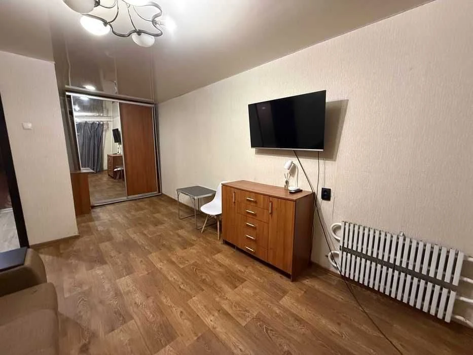 Продається 1-кімнатна квартира 40м² в Тополі-2, 2 поверх