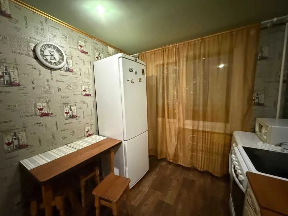 Продається 1-кімнатна квартира 40м² в Тополі-2, 2 поверх