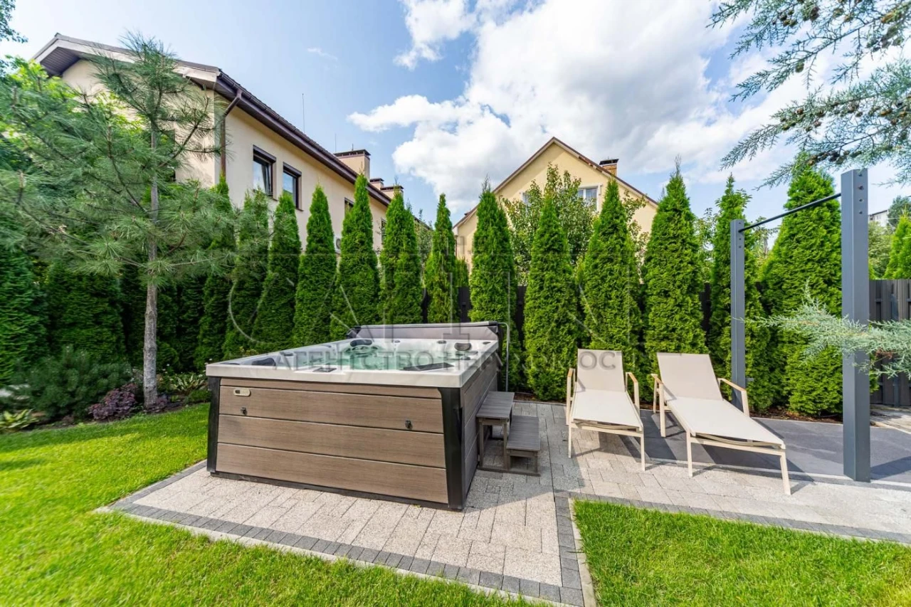 House for sale, Malynova Street, Nivky, Kyiv
