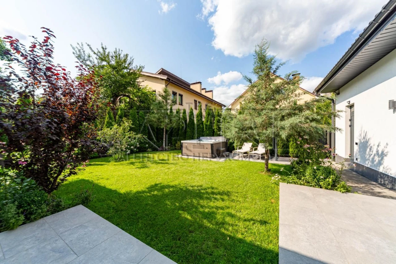 House for sale, Malynova Street, Nivky, Kyiv