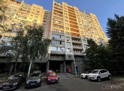 Печерськ 90 м² панорама Лаври Парк Слави Арсенальна