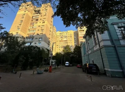 Печерськ 90 м² панорама Лаври Парк Слави Арсенальна