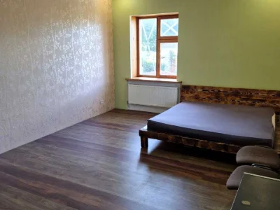 House. Dnipro, Raynisa Prospect