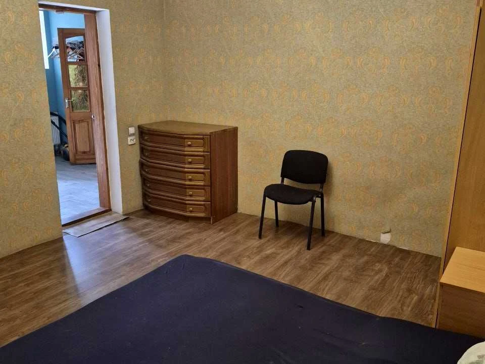 House. Dnipro, Raynisa Prospect