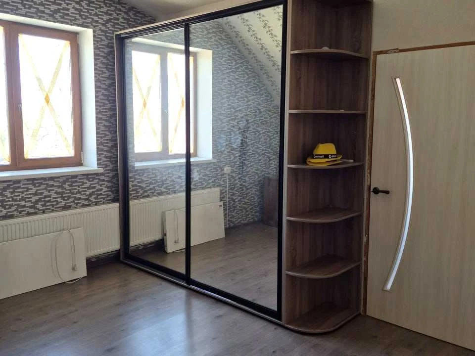 House. Dnipro, Raynisa Prospect