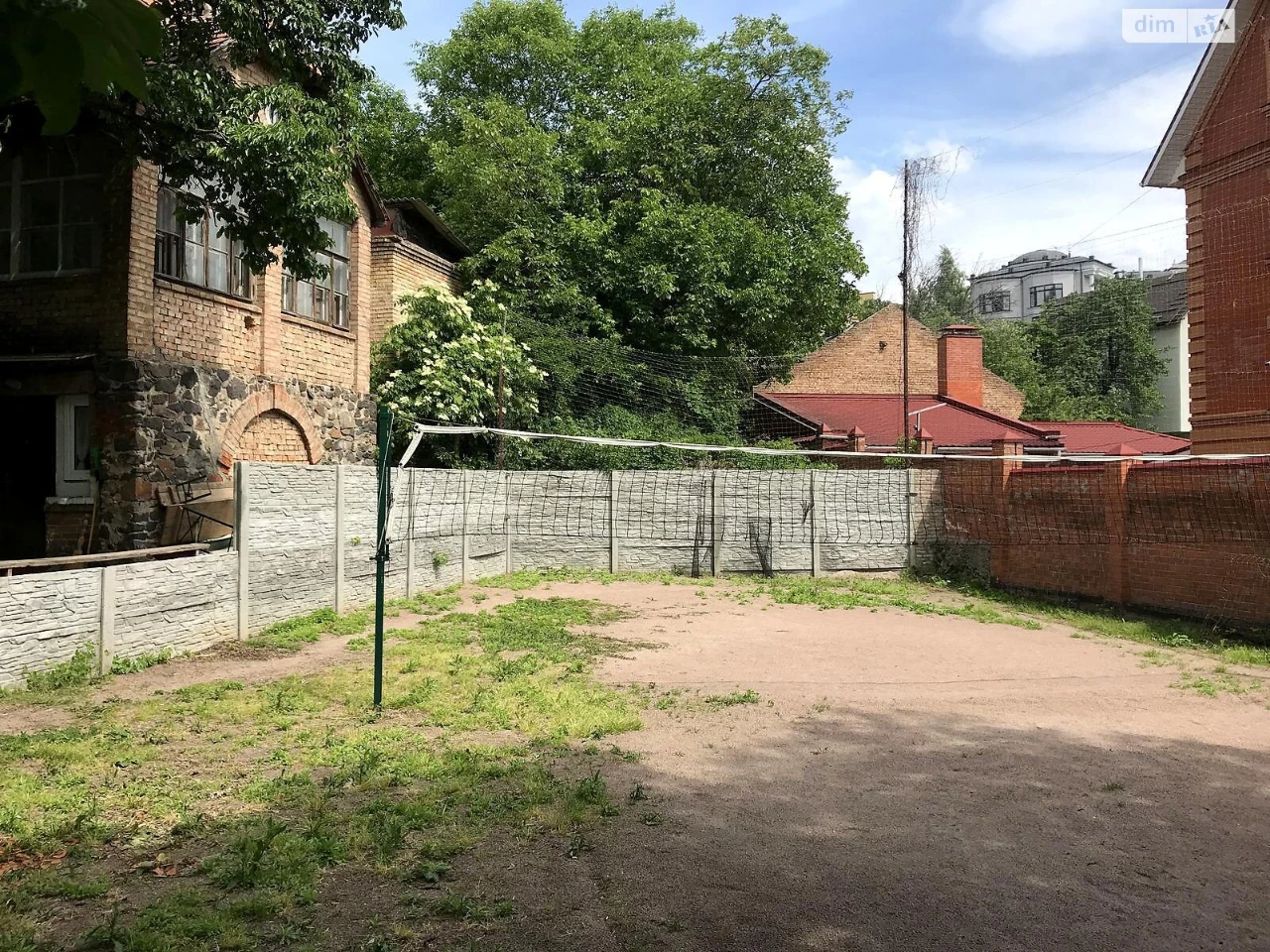 Продаж ділянки під житлову забудову в Печерську